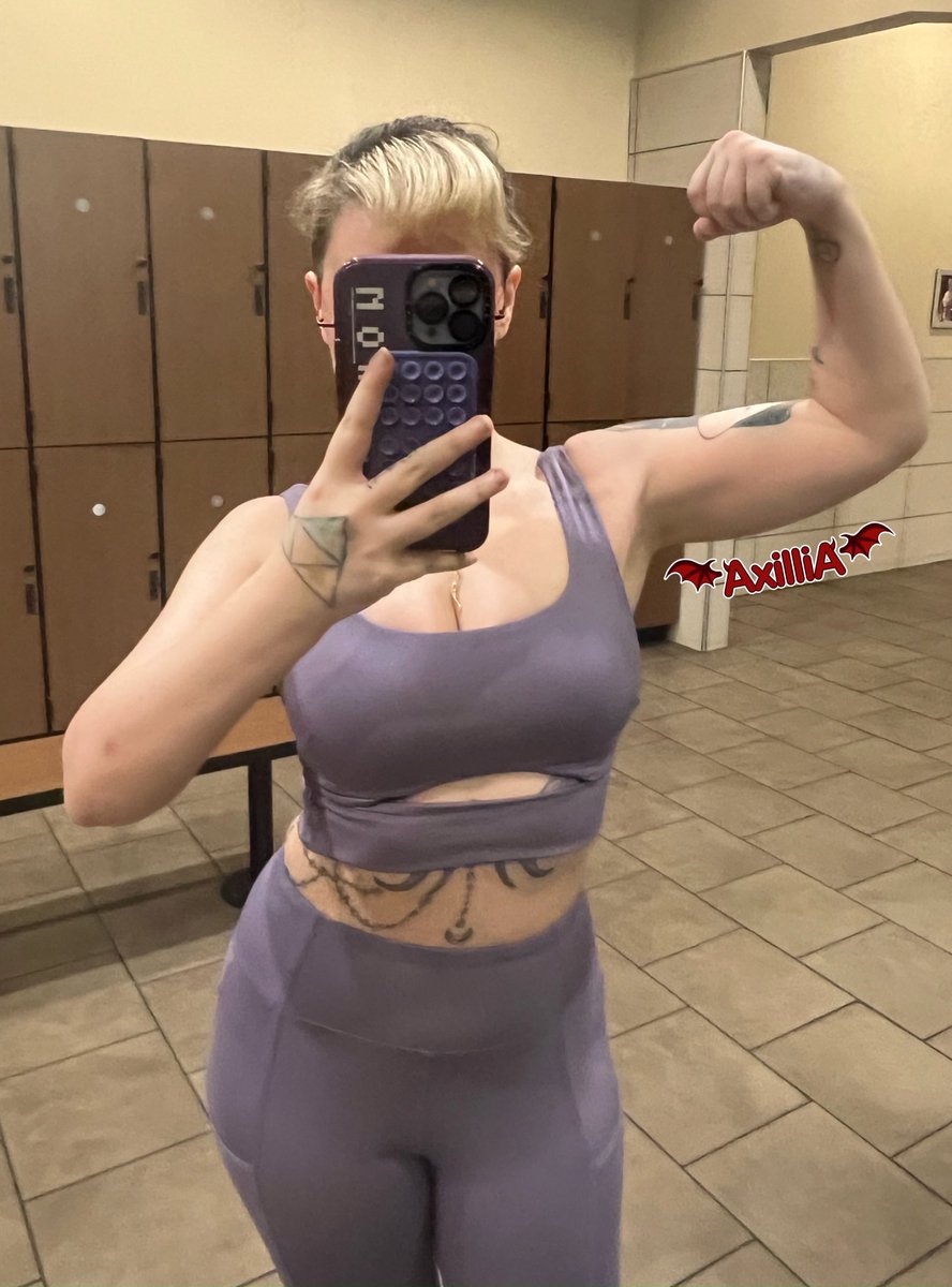 ChurchOfLia's tweet photo. Today’s mood is internal screaming
#fitness #workout #backandbis #tattoos https://t.co/yWfmed77mt