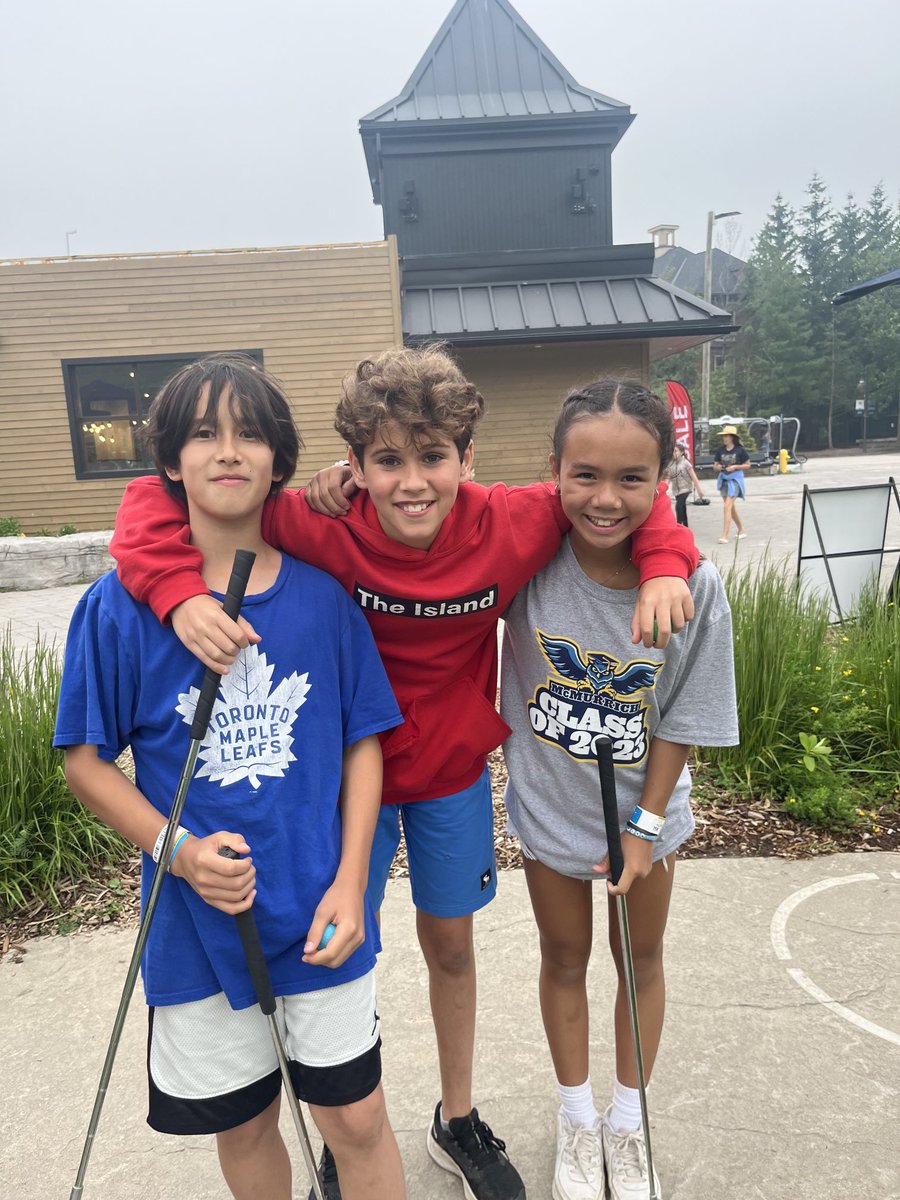 McM_MsR's tweet photo. I love seeing so many smiles on our Gr6 faces.  Having a great end of year trip together ⁦@tdsb⁩ https://t.co/Iw1gg9lY42