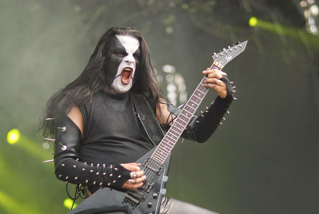 NoClass_Radio's tweet photo. 27 de junio de 1973. Nace Olve Eikemo en Bergen, Noruega. Ms conocido como Abbath Doom Occulta o simplemente Abbath, es un músico noruego conocido por haber sido el vocalista y guitarrista de la banda de black metal Immortal. #OlveEikemo #Abbath #Immortal https://t.co/4hhadQkqMh