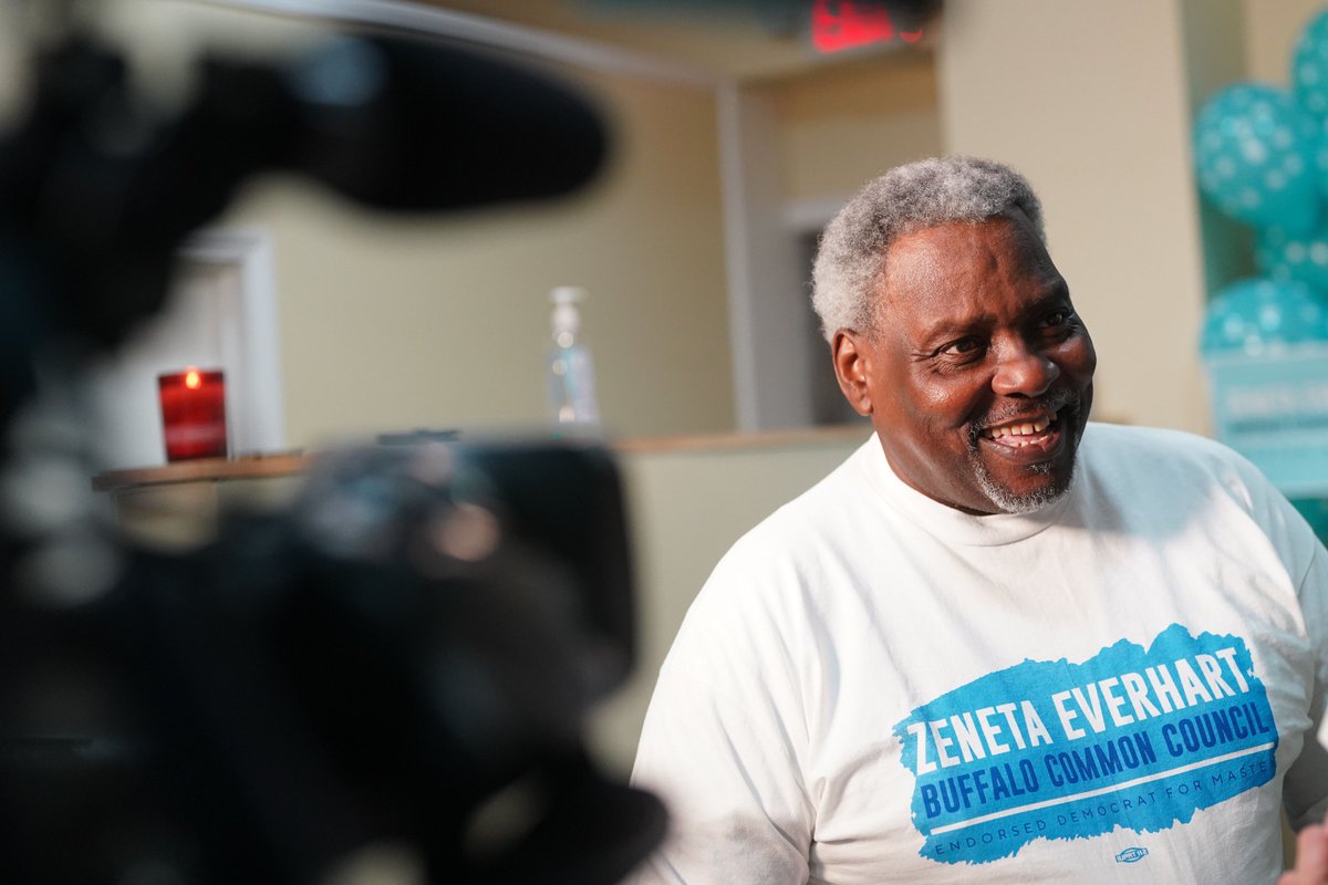 The watch party for Buffalo Common Council candidate Zeneta Everhart is starting to pick up as voting is about to wrap up in the democratic #primary #election.