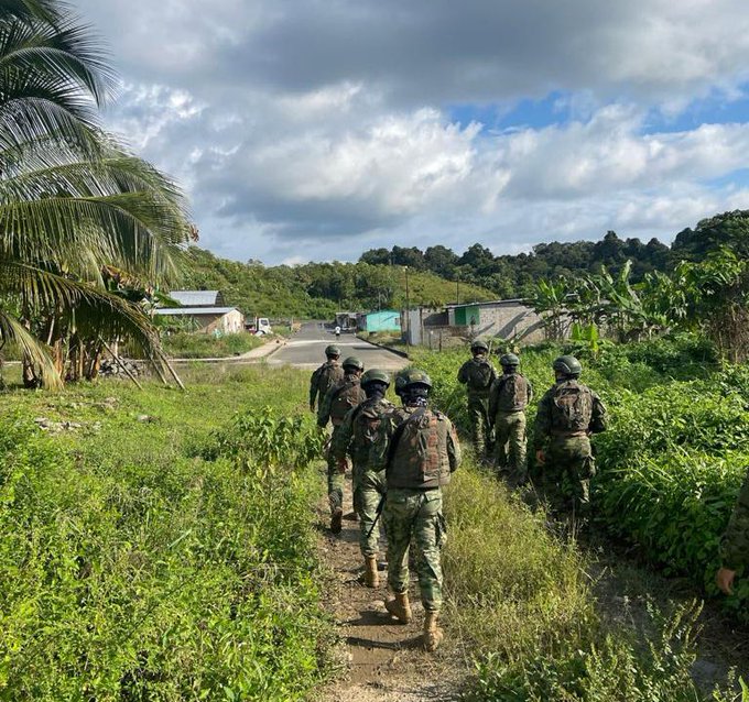 httpspbstwimgcommediaFzq78-tWIAAj9bDformatjpgnamesmall