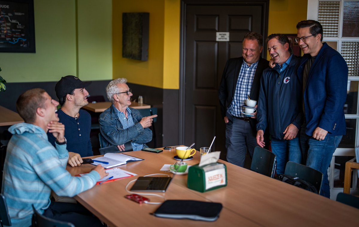 Pierre Poilievre on Twitter "Arrêt au Clémentine Cafe & Deli à Moncton