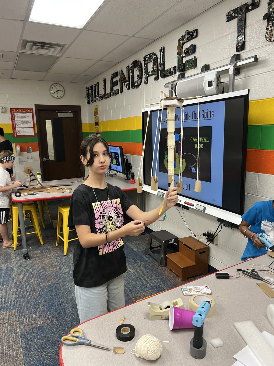 Also underway @HillendaleUCFSD, our 3rd-6th grade Summer STEM Camp, which the kids are loving. #STEMCamp