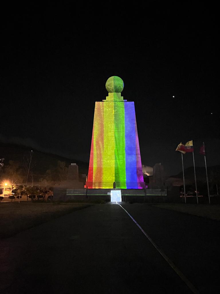 Desde la Mitad del Mundo, nos sumamos en la lucha por alcanzar una sociedad diversa, celebramos el avance de los derechos de todas, todos y todes. 🌈
