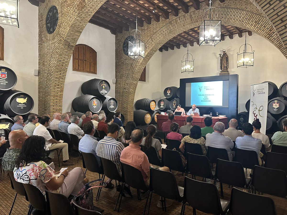 AsocAndEnologos's tweet photo. Resultados de las Elecciones Asociación Andaluza de Enólogos

Jerez, 27 de junio de 2023 

La Asociación Andaluza de Enólogos (AAE) ha celebrado en el día de ayer sus elecciones para elegir a los representantes que formarán parte de la próxima junta directiva. https://t.co/2OEKMgfrEC