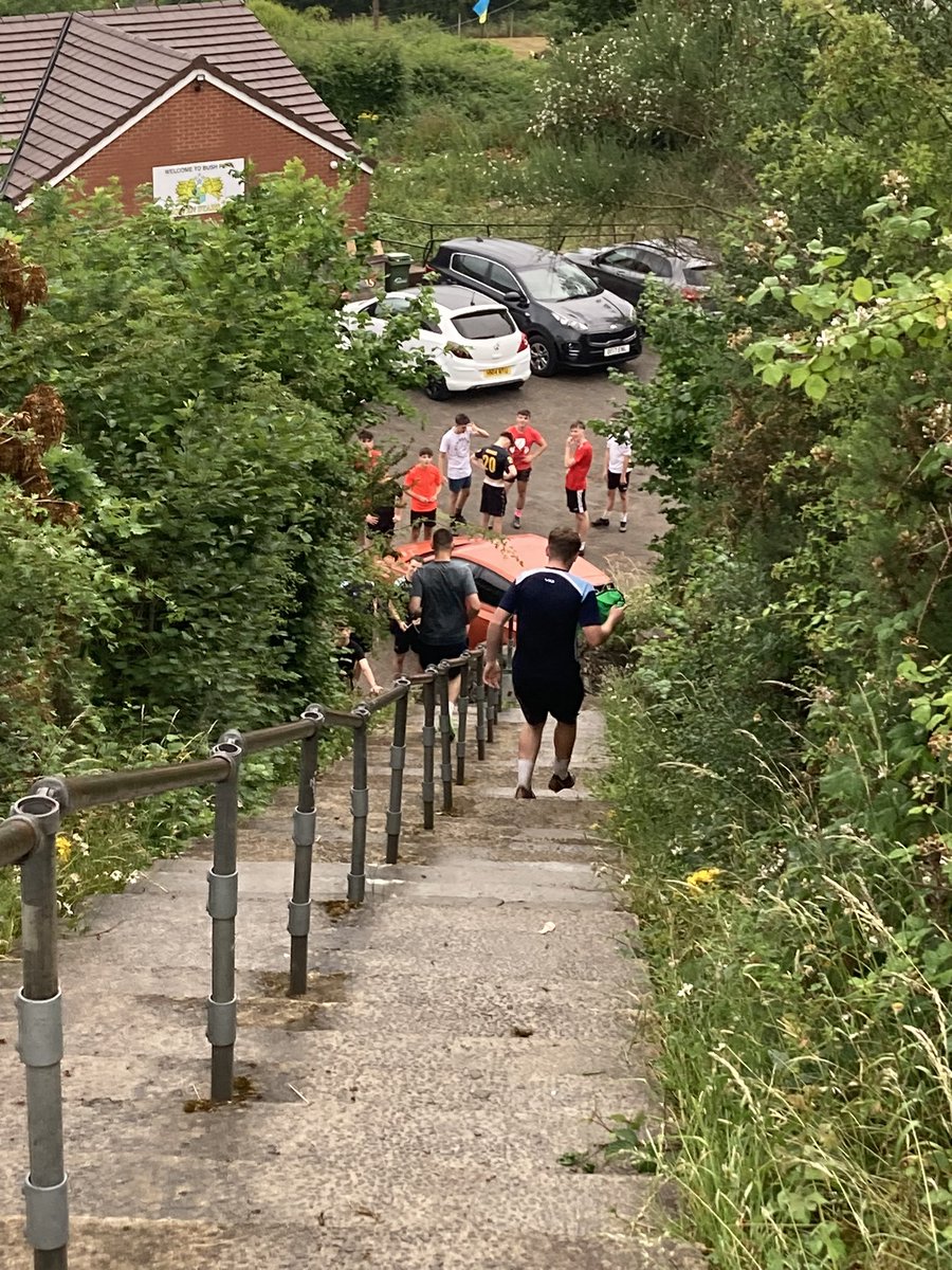 TreowenYouth's tweet photo. Back to basics tonight!
Great football led session ……with a good old fashioned Stars preseason favourite from yesteryear….‘the steps’ thrown in!
If you know, you know 😂
#thesteps #preseason #starsyouth https://t.co/sEZJu5wCLn