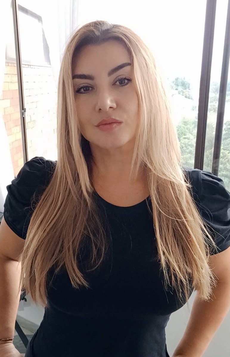 VickA. F. tweet media