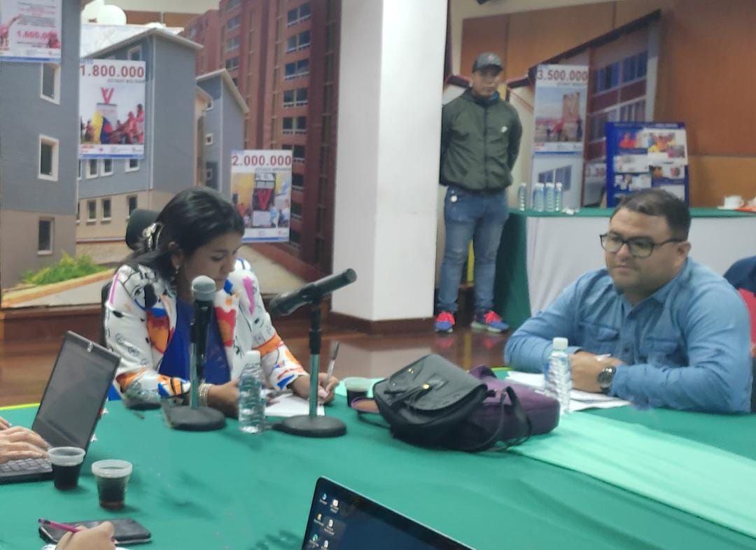 Banavihaldia's tweet photo. #BanavihInforma🗞️||Este #27DeJun, 𝐋𝐚 𝐯𝐢𝐜𝐞𝐩𝐫𝐞𝐬𝐢𝐝𝐞𝐧𝐭𝐚 𝐞𝐣𝐞𝐜𝐮𝐭𝐢𝐯𝐚 𝐝𝐞 𝐁𝐚𝐧𝐚𝐯𝐢𝐡, María Yorley Luna, presidió en la Plenaria con Entes Ejecutores en pro de fortalecer los recursos para los planes de viviendas. https://t.co/dfjiIlPktO