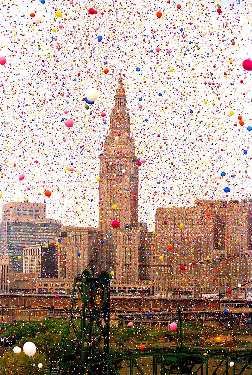 'Cleveland Balon Festivali'nde 1.5 milyon balonun gökyüzüne bırakıldığı o an. 1986, ABD.