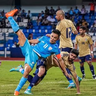 trendintweets's tweet photo. India vs Kuwait SAFF Championship 2023: Thrilling Football Match Highlights, Standout Performances, and Equalizer
#IndianFootball #SunilChhetri #indiavskuwait 
https://t.co/BlFupFpECH https://t.co/XsoQgBOwBQ