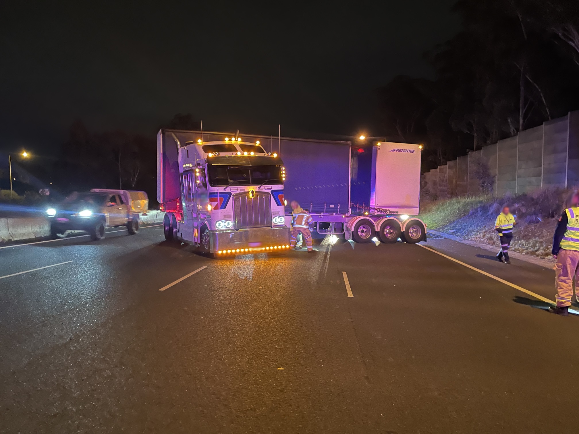 live-traffic-sydney-on-twitter-update-salvage-of-the-truck-continues