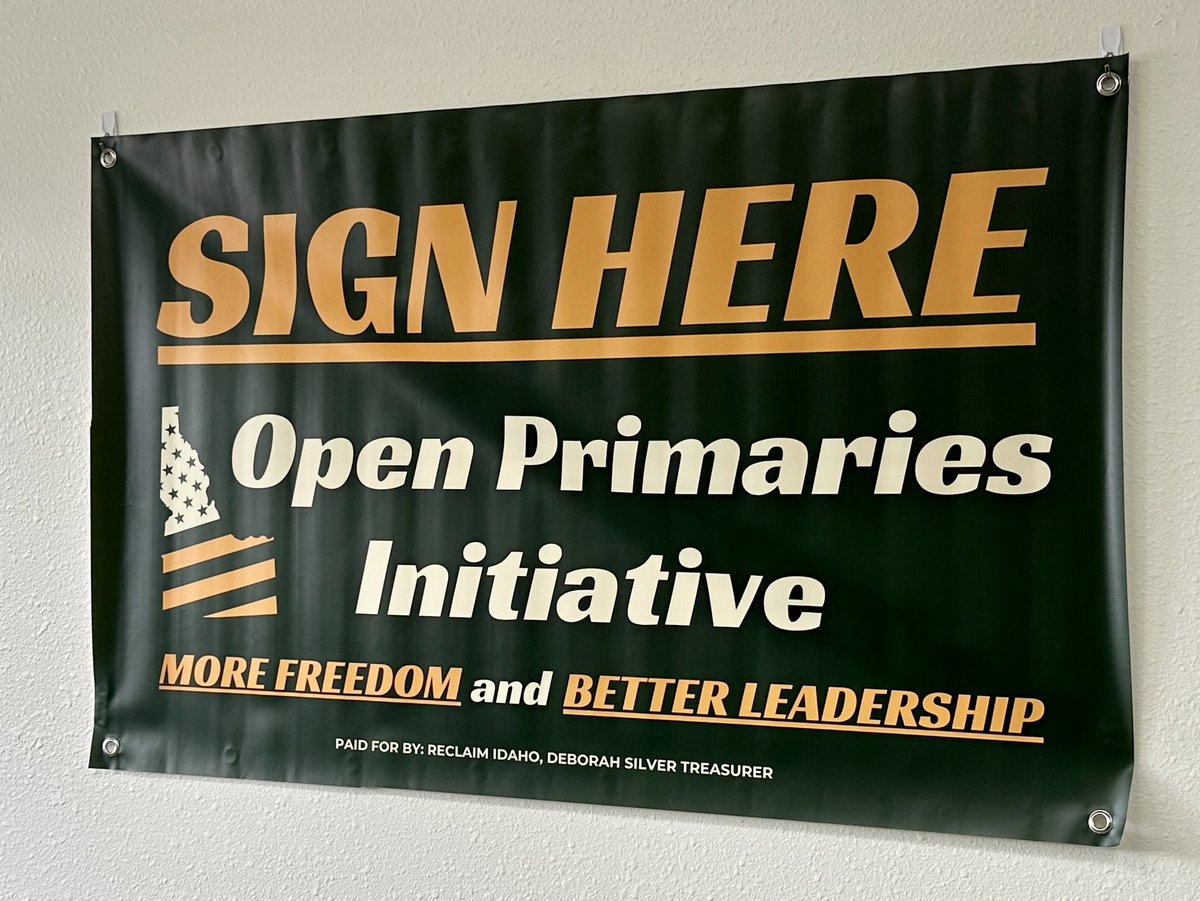 The banners have arrived. This is getting real! 

#idpol #OpenPrimaries