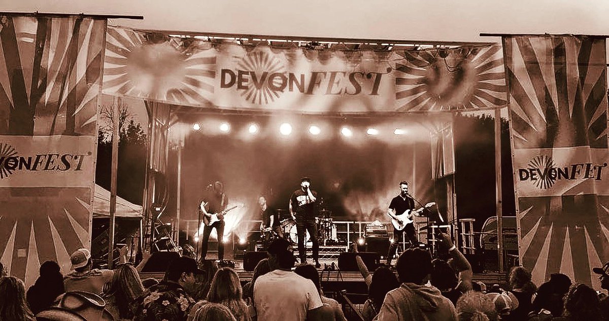DevonFest's tweet photo. Were you in this wild, awesome crowd last year at DevonFest?  Can’t wait to do it again even bigger and crazier on August 18th &amp; 19th! https://t.co/XoEv388U3C for tickets!
#DevonFest2023 #albertafestivals #countrymusic #summerconcerts #august #wild #crowd https://t.co/5K4vy0Oq88