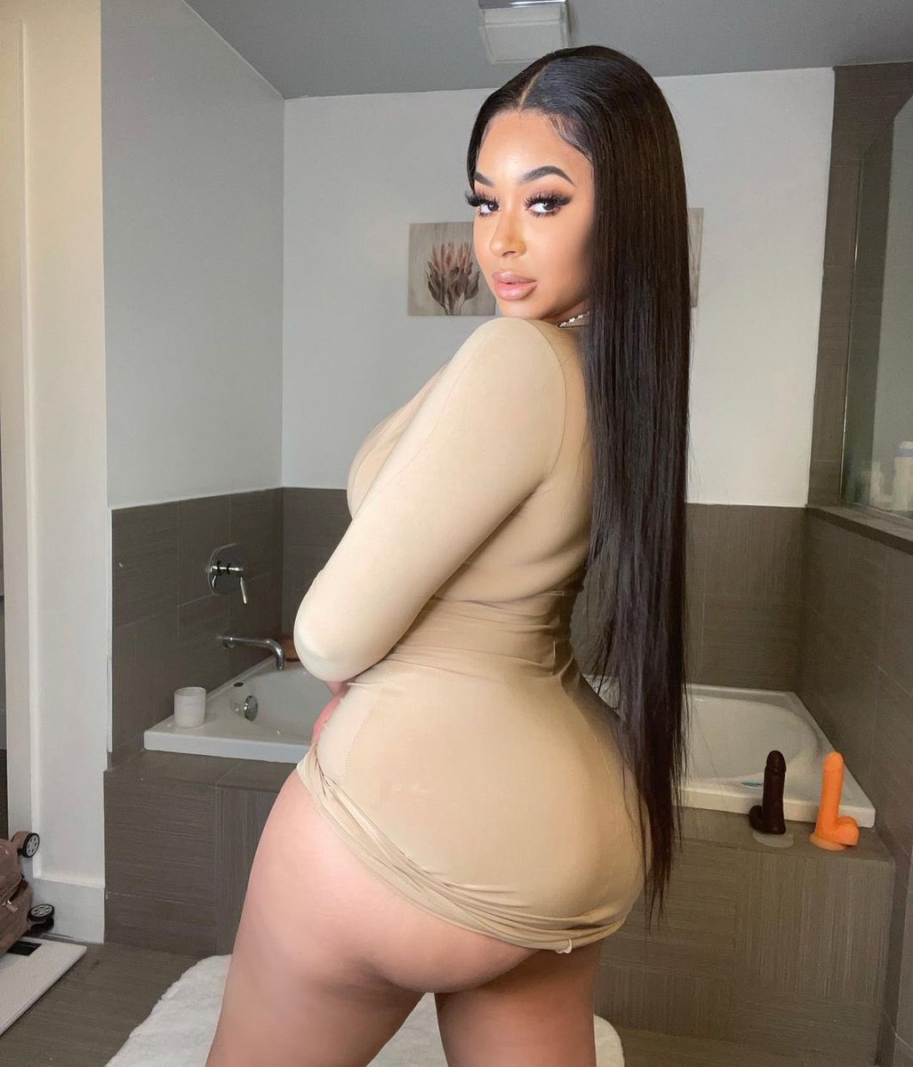 Janet1266's tweet photo. Dm with your city if you like what you see and let see if we’re close enough for hook up 🍹❤️ https://t.co/oCH9SqHrDG