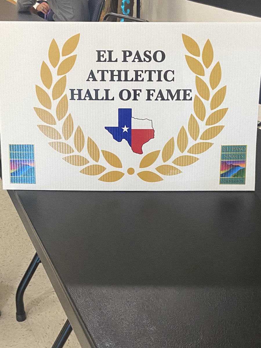 L_FUNdraising's tweet photo. Last award of high school! Athlete of the year - El Dorado High School! Thank you El Paso Athletic Hall of Fame! #Aztec #AztecIB #AztecH2O https://t.co/hl1ZsRRxRE