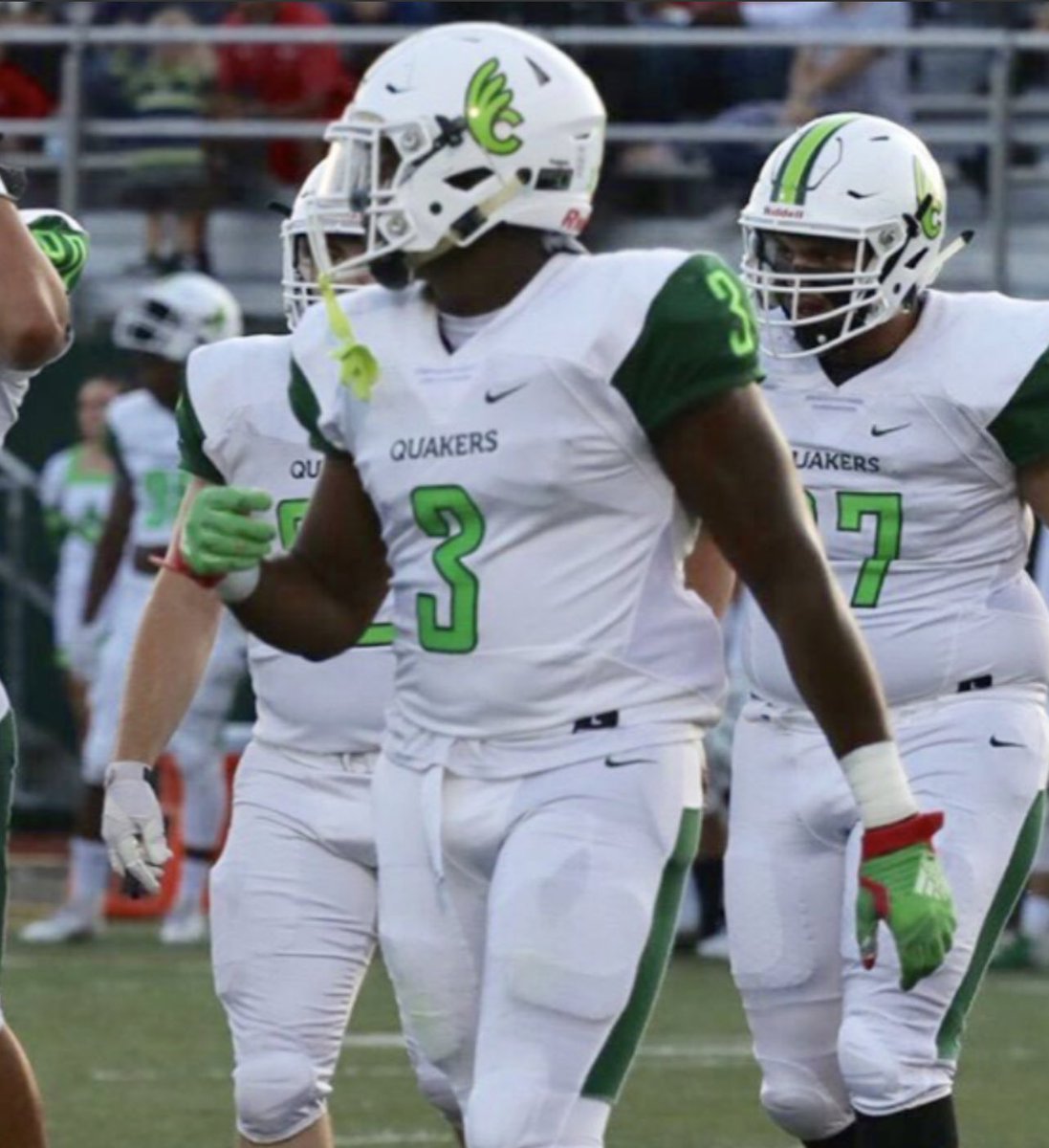 devanyoung12's tweet photo. After an amazing visit at @DubC_Football I’m blessed to say I have received my 2nd offer to Wilmington College! Thanks to @CoachFilli @CoachFarley15 @CoachSkibba @Jhawks9 @justinadekoya @JohhnytheBull @CoachBrown1208 @CoachRobBell_TC https://t.co/0oDm919uGr