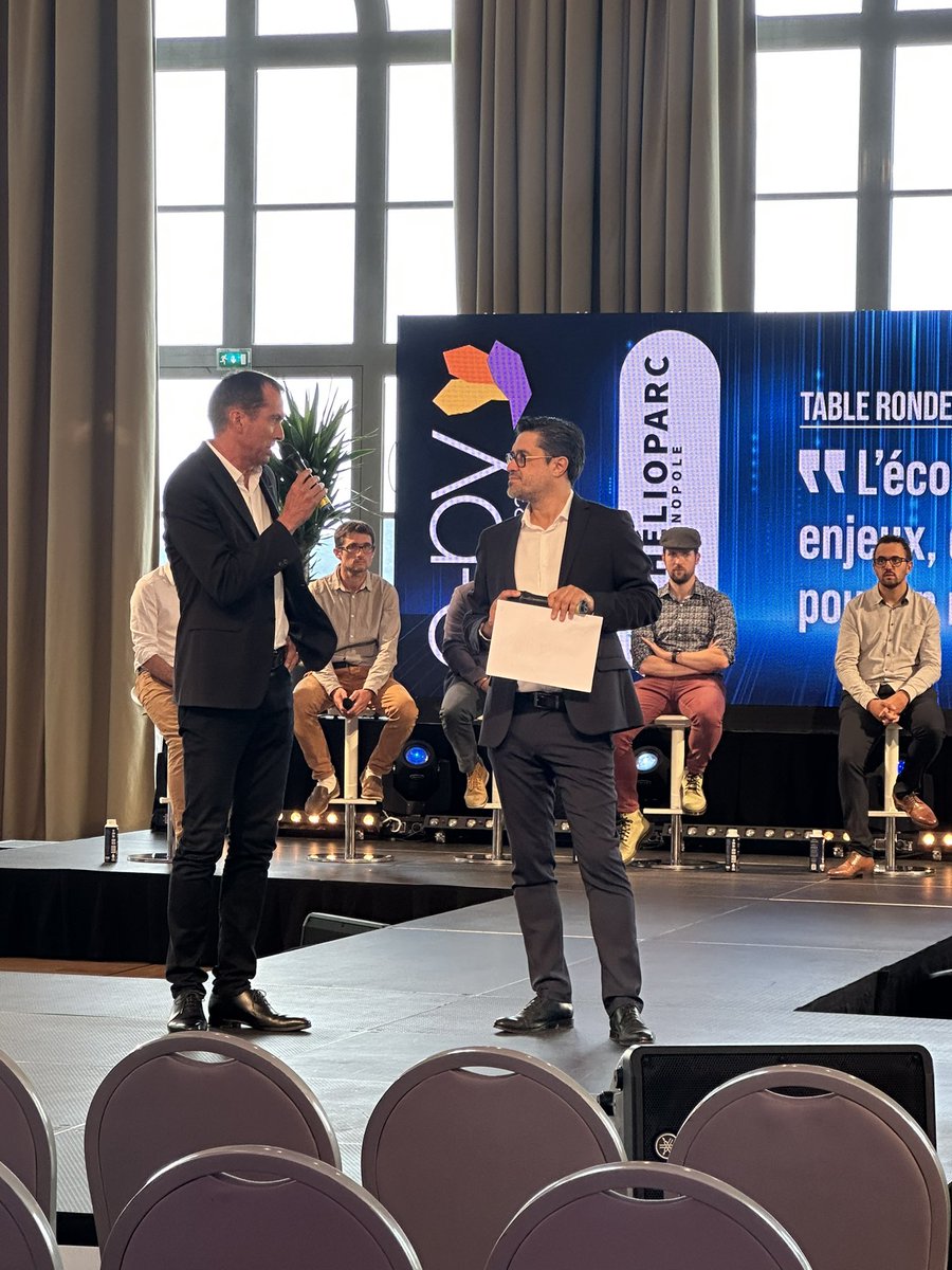 Helioparc's tweet photo. #ePy 23 ! Retour sur cette journée qui valorise le numérique organisée par @LaRepDpyrenees 
Table ronde Hélioparc, déjeuner French Tech et soirée de remise des trophées 🏆. Grand bravo à tous les lauréats, mention spéciale pour le projet Objectif 100M qui remporte le prix du jury https://t.co/kFl9oEUZRZ
