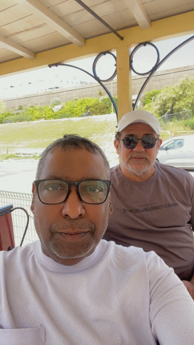 تلوموني في حب هذا الريال 
صعب انك تلقي رفيج مثله 
حبيب قلبي الجنرال
<a href="/algeneralm/">محمد ابراهيم الجنرال</a> 
الله يحفظك ويوفقك 
في قيادة النادي الملكي
💛💛💛💛💛