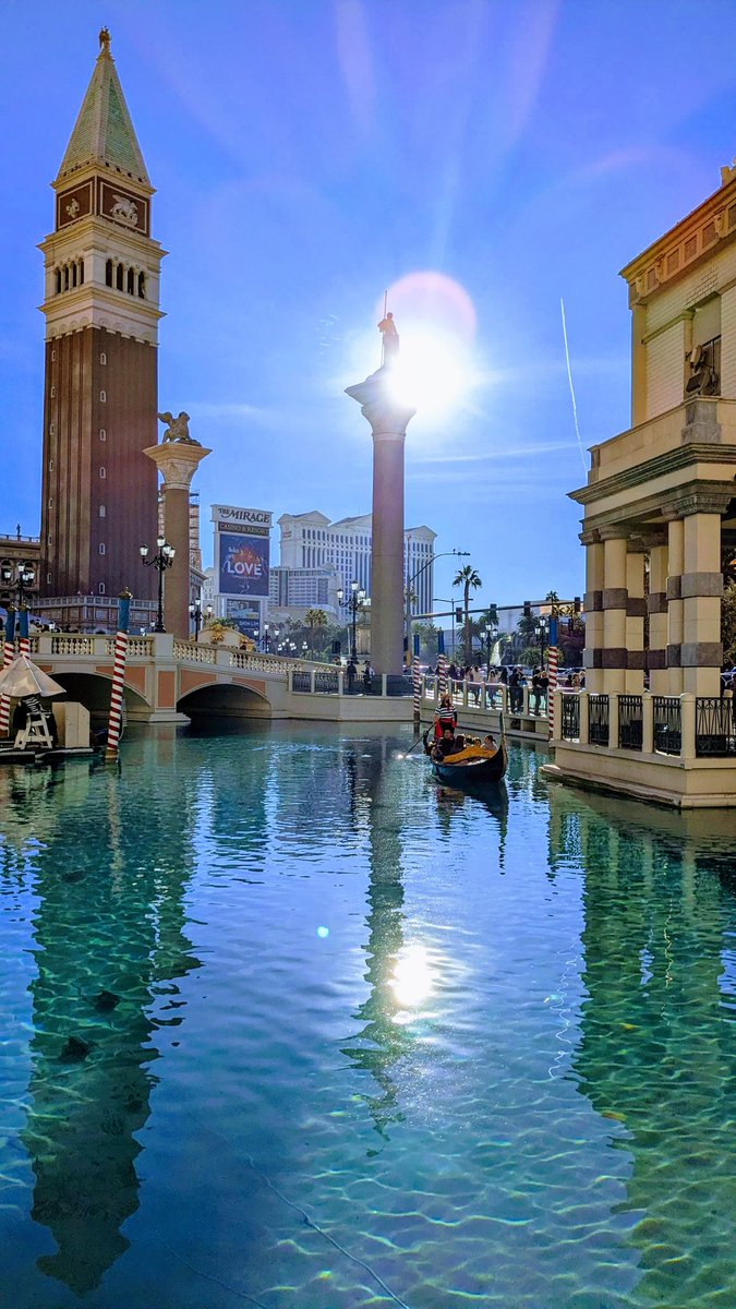 LasVegasLocally's tweet photo. The last 2 non-union casinos remaining on the Las Vegas Strip — Venetian &amp; Palazzo — have struck a deal with the Culinary Union to allow non-gaming employees to unionize.

Sheldon Adelson is livid. https://t.co/Bg38YdxCUw