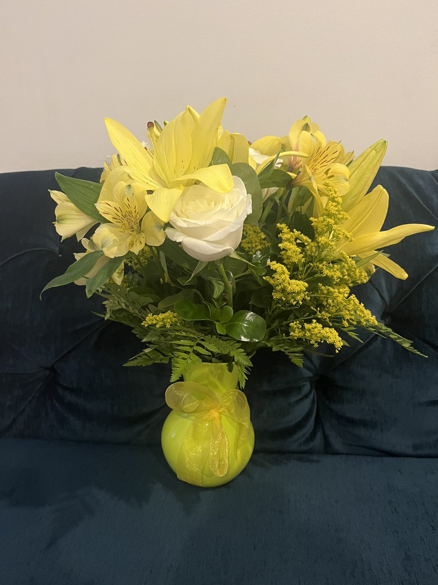 This arrangement from @Social_Flowers is the perfect sunshine on a rainy day! Thank you so much D!