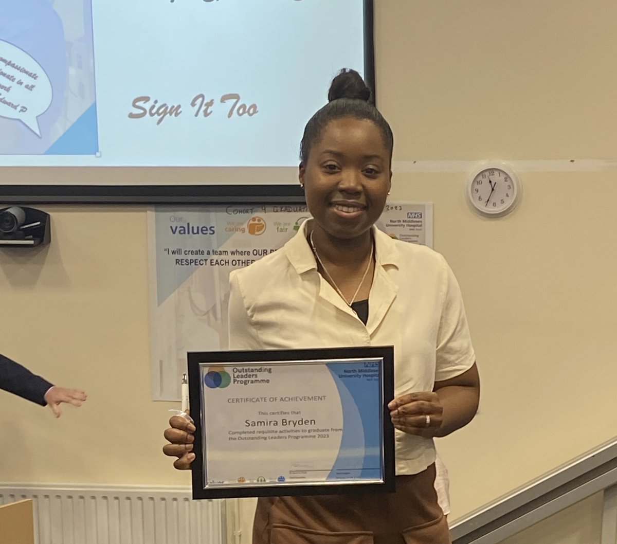 I’m officially an OLP Graduate!!! 🥳👩🏽‍🎓 Thank you @NorthMidNHS for this fantastic development opportunity! A special thank you to Andy, Ed & Rob (patient first team) for coaching me through my QI project.