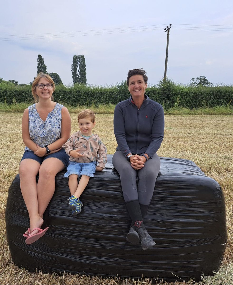 CatieAtkinson82's tweet photo. 3 ๐ ๐ ๐ ๐ #happy #friends #family #baling #wrapping #tractorted @suttonsfarming @abigail_row @tractorted1 https://t.co/DEtnCzBIiG