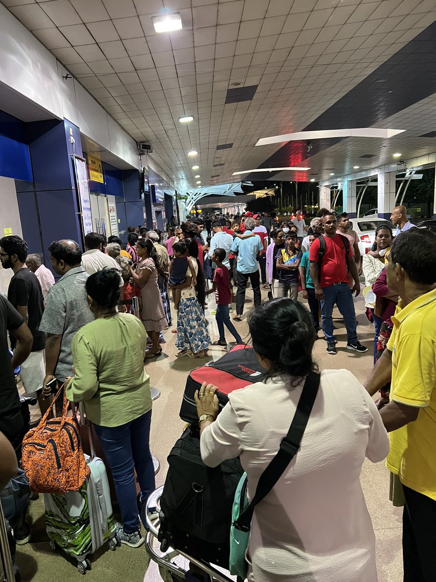 This is the mess now at the entrance to departures at BIA 😕 Incredibly long lines & such a frustrating experience trying to navigate through the crowds & lines. Sorry, but it’s imperative that this gets sorted out. #AirportAuthorities @BIA_SriLanka @sltda_srilanka