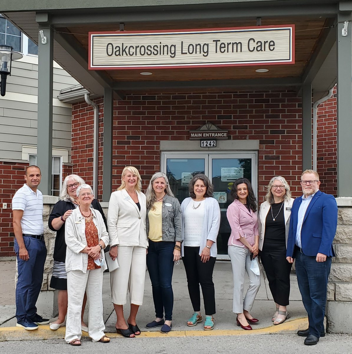 peopleCare_ca's tweet photo. Had a great time with our @TrentUniversity friends sharing @peopleCare_ca culture and approach to fostering vibrancy &amp; life-enriching experiences for residents, staff, students #ArtofthePossible for our #LTC Home in their @CityPtbo #seniorsvillage #ChangingtheWorldofSeniorLiving https://t.co/dzg3j5G1sV