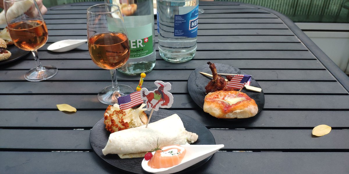 vilojona's tweet photo. Amazing talks, new ideas, collaboration initiatives and team building. Everything happening spontaneously over some food and beers/sangria. @SonarSource #pr23 https://t.co/qMCGcF64aD