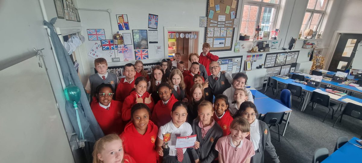 h_biff2hughes's tweet image. With most of Year 6 on transition at Bedford on Friday we held our Celebration Assembly yesterday. Well done to all our certificate winners in the Fireflies. And we won the Attendance Award too🎉 🌟🔥🌟🎉
#creatingabetterfuture