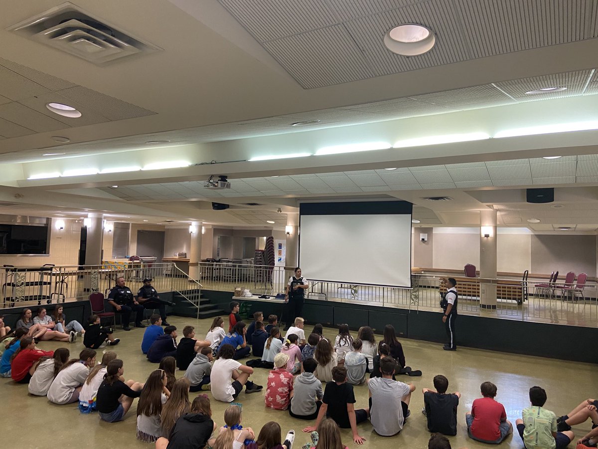 ⁦<a href="/StDemetriusCS/">St. DemetriusTCDSB</a>⁩ Thank you ⁦<a href="/TorontoPolice/">Toronto Police</a>⁩ and ⁦<a href="/TPSMyronDemkiw/">Chief Myron Demkiw</a>⁩ for the great safety presentation to our students. ⁦<a href="/TCDSB/">Toronto Catholic District School Board</a>⁩ ⁦<a href="/TCDSB_AJBRIA/">SO Bria</a>⁩ ⁦<a href="/Markus4Ward2/">Markus de Domenico Ward 2 TCDSB Board of Trustees</a>⁩ 💙💛🇺🇦🇨🇦