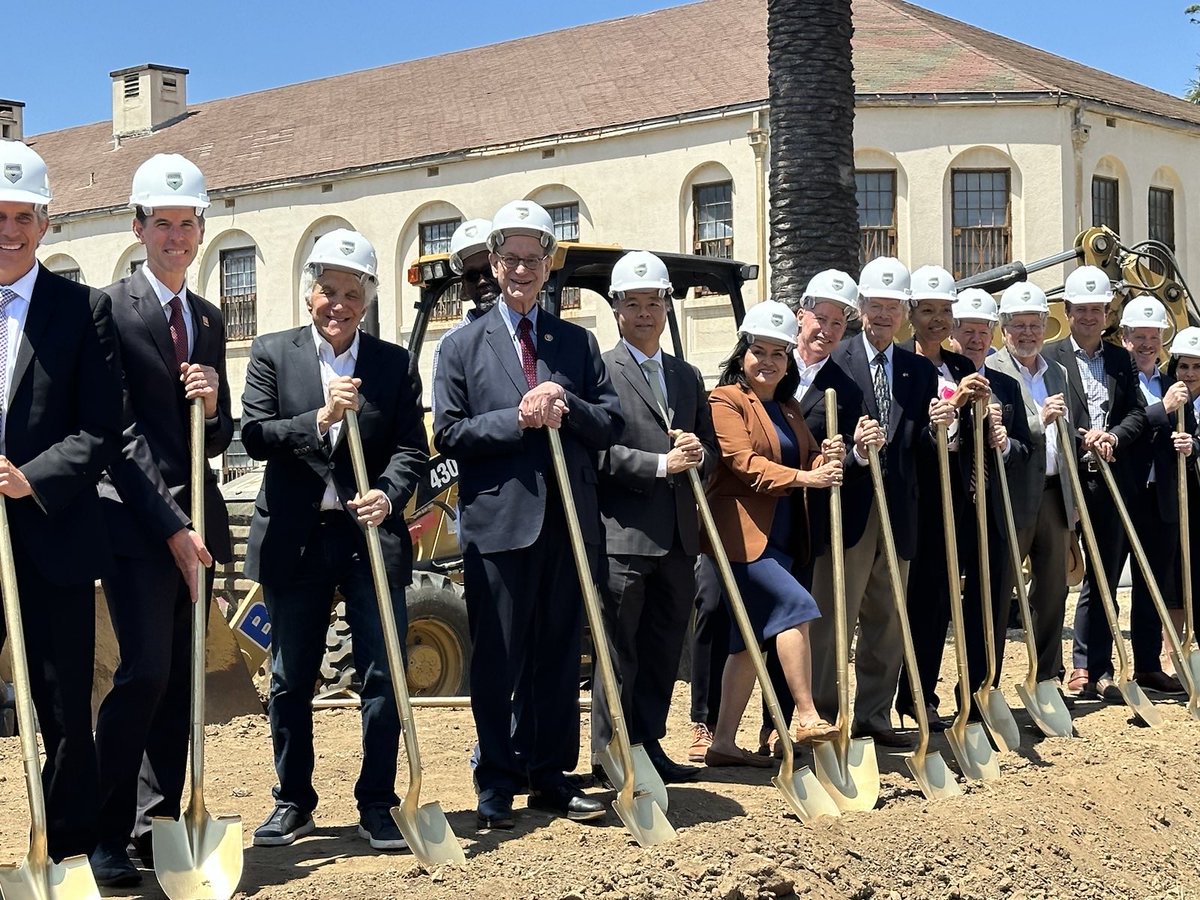 Honored to attend today's groundbreaking event with Rep. @BradSherman for 380 new housing units for homeless veterans on the West LA VA campus! 

This is another great step forward in our fight to #EndVeteranHomelessness. 

Full statement: lieu.house.gov/media-center/p…