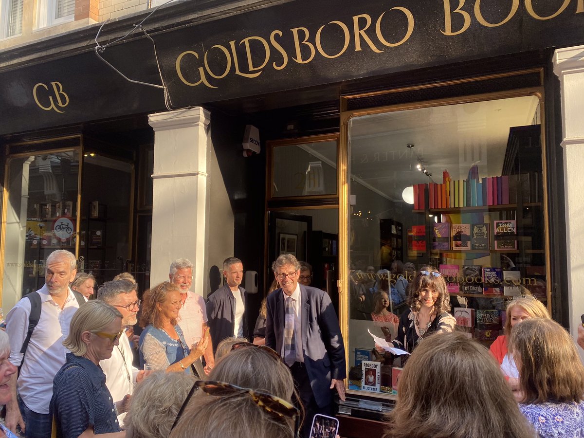 Terrific evening @GoldsboroBooks + lovely to catch up with @HouseHistorian @essiefox + others. I’m delighted to say @essiefox will speak @W4BookFest #ChiswickBookFest in September: scenes from #TheFascination are set in Linden House, home of the ‘Chiswick Poisoner’! @OrendaBooks