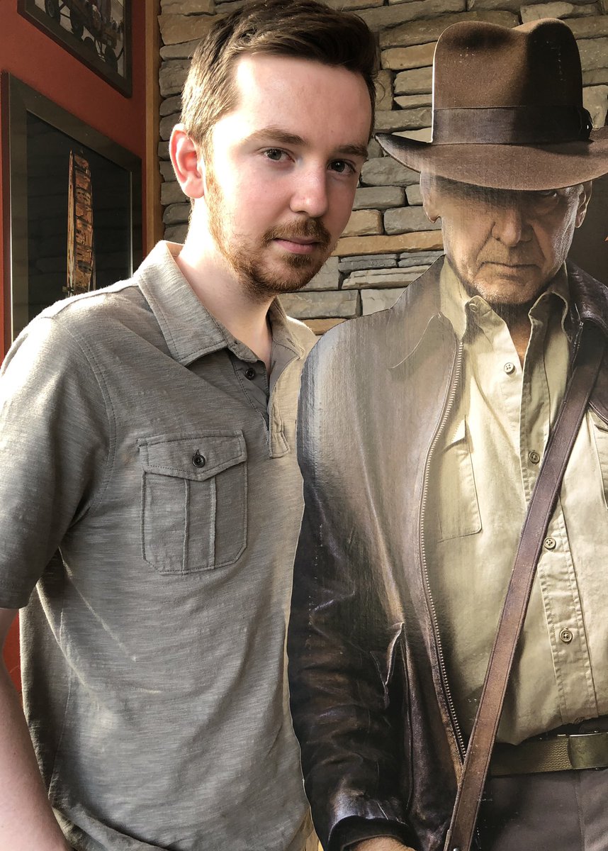 𝘢𝘯𝘥𝘳𝘦𝘸 on Twitter "RT LCJReviews Look who I just ran into Applebees