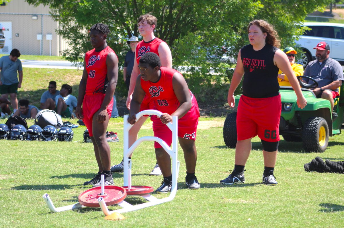 DuttonMonte's tweet photo. 7-on-7 photos from CHS. #RedDevils https://t.co/RN27vyzlCN