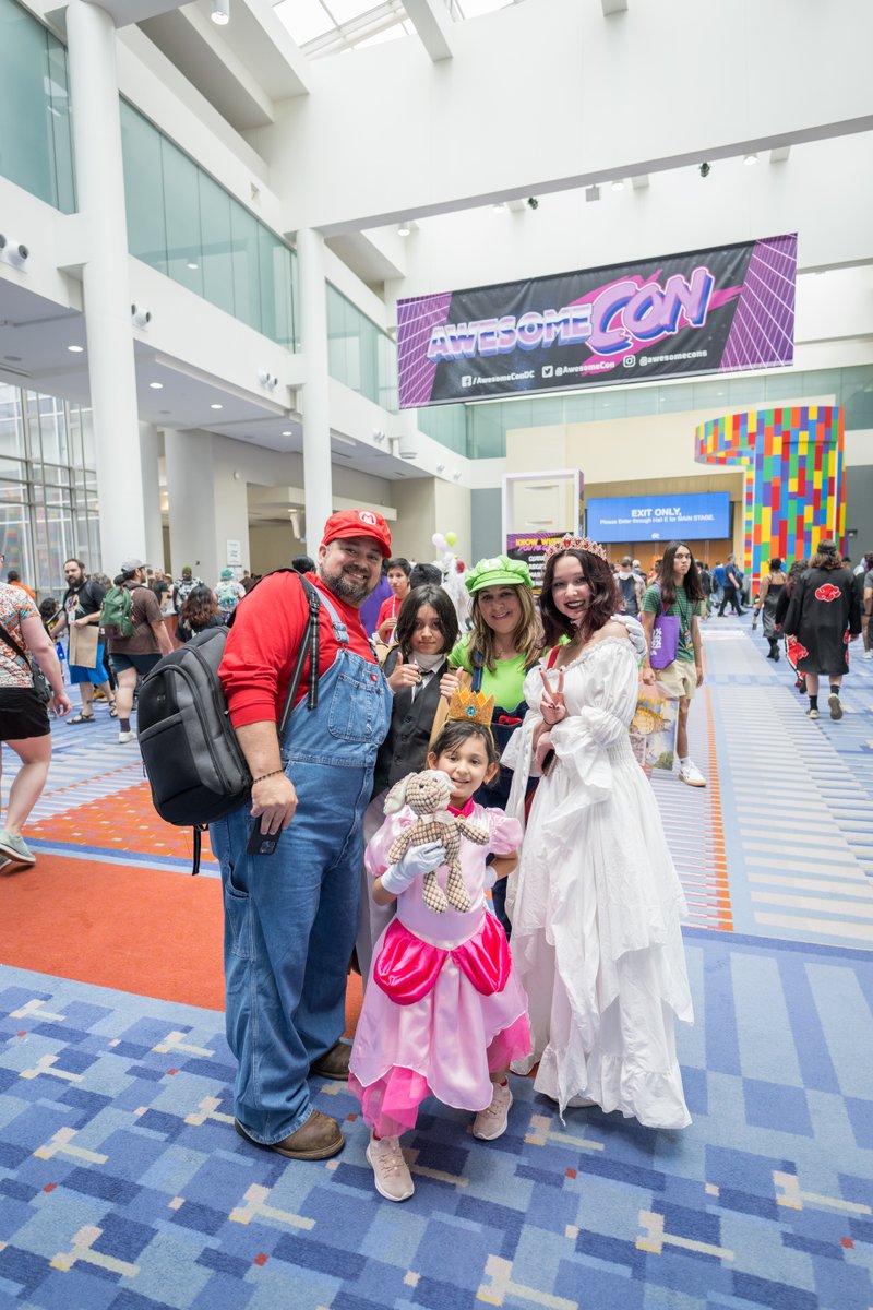 TheEventsDC's tweet photo. Soooo, the District doesn't play when it comes to geek culture 🦸🤩💥
@AwesomeCon | #10YearsOfAwesome 🎉 https://t.co/VjeAZUZHn3