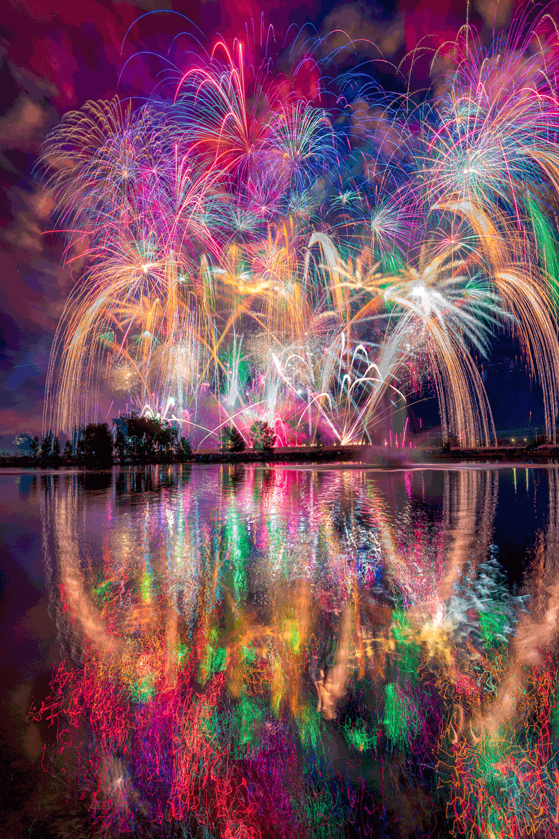 Melaleuca's tweet photo. One week from today, Melaleuca will host the largest fireworks show west of the Mississippi River to pay tribute to our Founding Fathers, our veterans and soldiers, and their families. On the Fourth of July, the 30th Annual Melaleuca Freedom Celebration will light up the night sky with 18,315 high-flying fireworks! https://t.co/6hzkbqpv8j