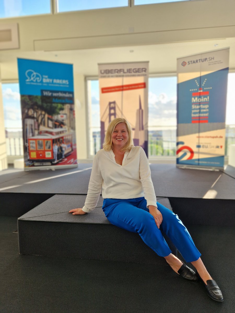 Toller Abend beim Überflieger Business Lounge Event im Kieler InnoPier!  Startups haben ihre Ideen gepitcht und wertvolle  Kontakte geknüpft. Danke an alle Beteiligten für diese gelungene  Veranstaltung! #ueberflieger23