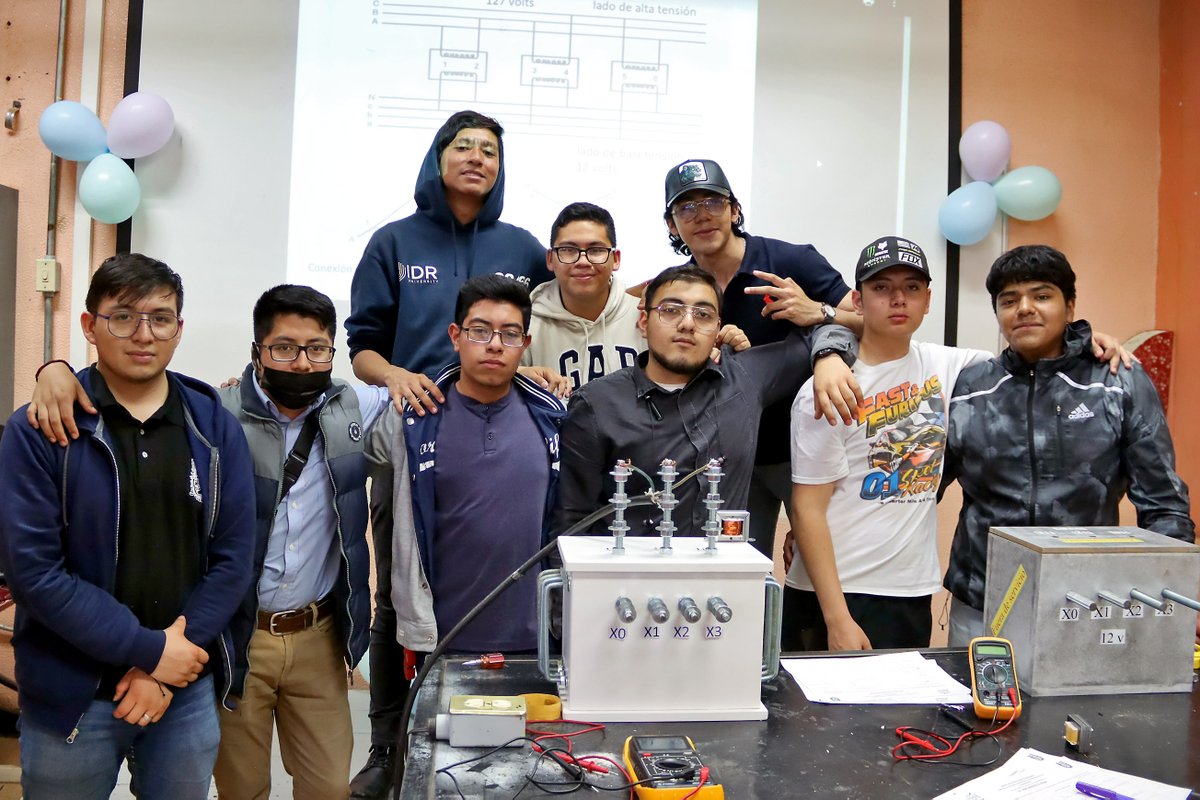 CECyT_7's tweet photo. #ProyectoAula: La propuesta metodológica que incorpora las competencias adquiridas para dar solución a un problema mediante el método de investigación, que da como resultado, lo expuesto por los y las alumnas del #CECyT7,
🧵1. https://t.co/DTVmufXyJH