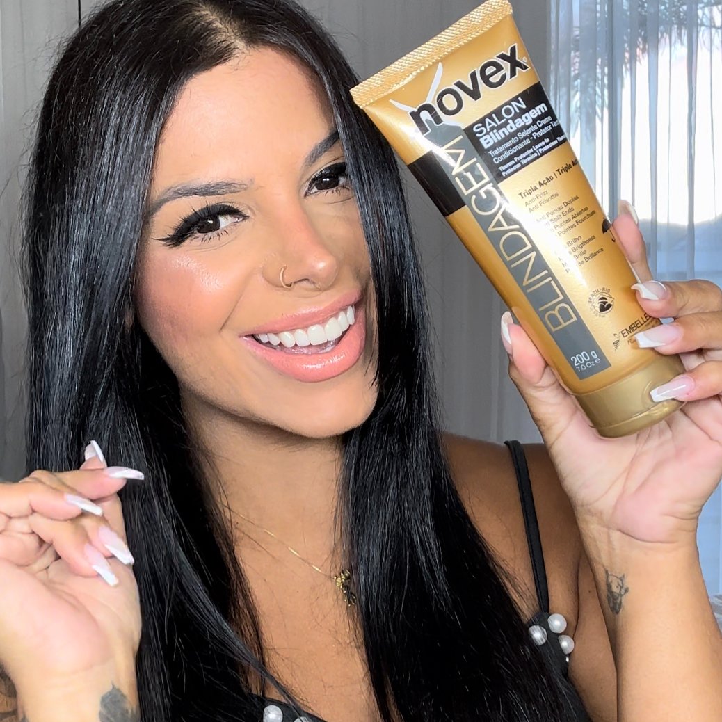 evelynregly's tweet photo. Meu cabelo é blindado, a umidade não pega! Novex Salon Blindagem da @Embelleze é:
✌🏽 ZERO FRIZZ
✌🏽 ZERO PONTAS DUPLAS
✌🏽 BRILHO IMEDIATO
A umidade aqui bate e volta. O cabelo fica babado!
Cupom: EVELYNREGLY (10% OFF) no site https://t.co/j9jnQJvL6L
#embellover https://t.co/psJKomRc9V