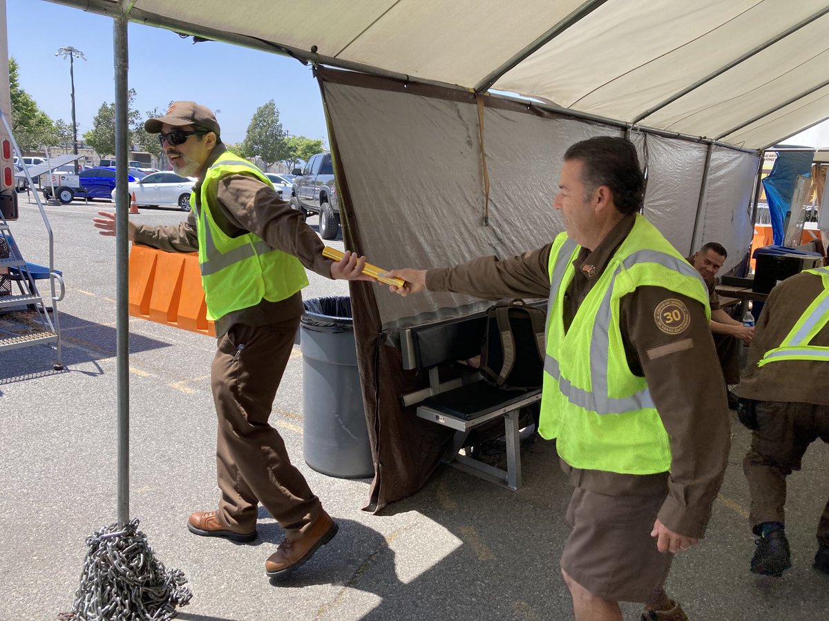UPSOntarioDDST (@upsontarioddst) on Twitter photo The baton has been passed to the next Ontario driver, be safe driver! <a href="/divine2wincom/">Trina Norman</a> <a href="/IsaacRamirezso1/">IsaacRamirez@socalfeeder</a> <a href="/abarboza_31/">Angel Barboza</a> <a href="/UPSCERCAsafety/">Cerritos Feeder Safety Team</a> <a href="/SfecaFeederSfty/">San Fernando</a> The baton has been passed to the next Ontario driver, be safe driver! <a href="/divine2wincom/">Trina Norman</a> <a href="/IsaacRamirezso1/">IsaacRamirez@socalfeeder</a> <a href="/abarboza_31/">Angel Barboza</a> <a href="/UPSCERCAsafety/">Cerritos Feeder Safety Team</a> <a href="/SfecaFeederSfty/">San Fernando</a>