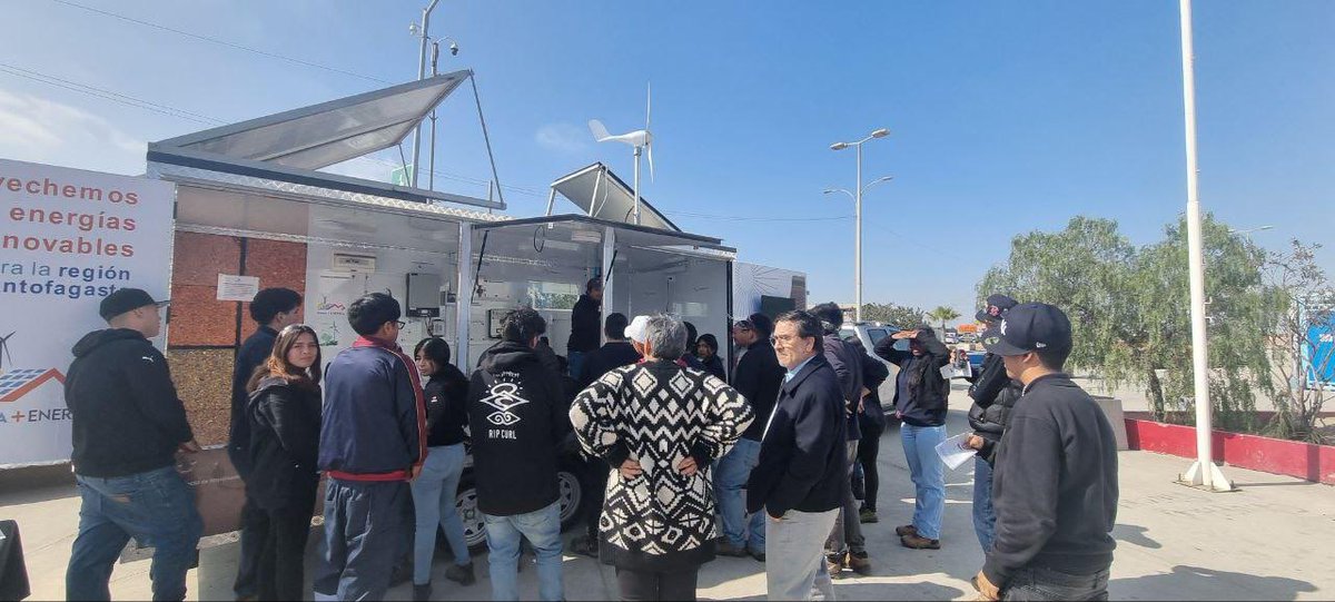 Mejillones. 

Hoy el Energy Truck llegó al Complejo Educacional Juan José Latorre B. Recibimos a los estudiantes y la comunidad para compartir conocimientos y la difusión de la importancia de las Energías Renovables No Convencionales (ERNC).