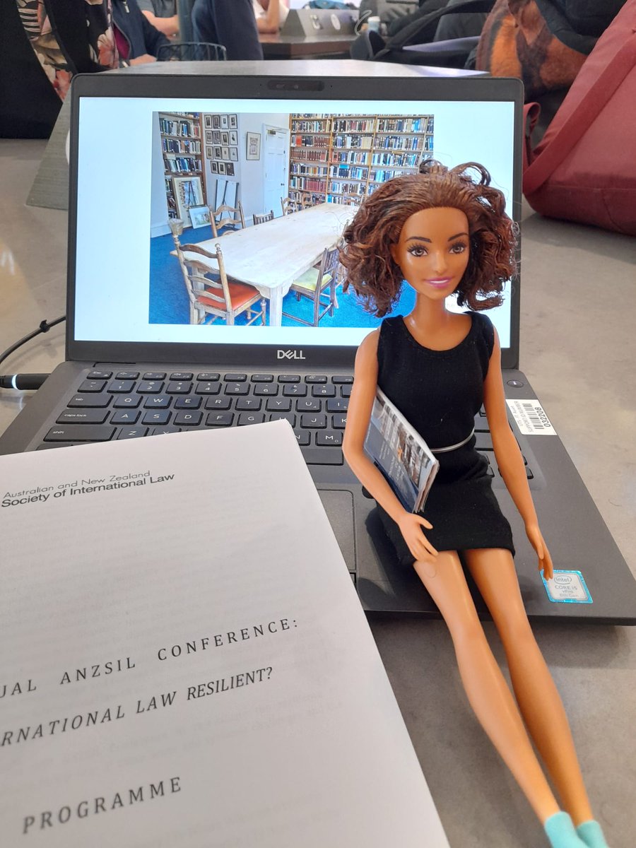 Associate Professor Jessie Hohmann Barbie is finishing her slides for our #ANZSIL panel! See you soon @DrJessieHohmann