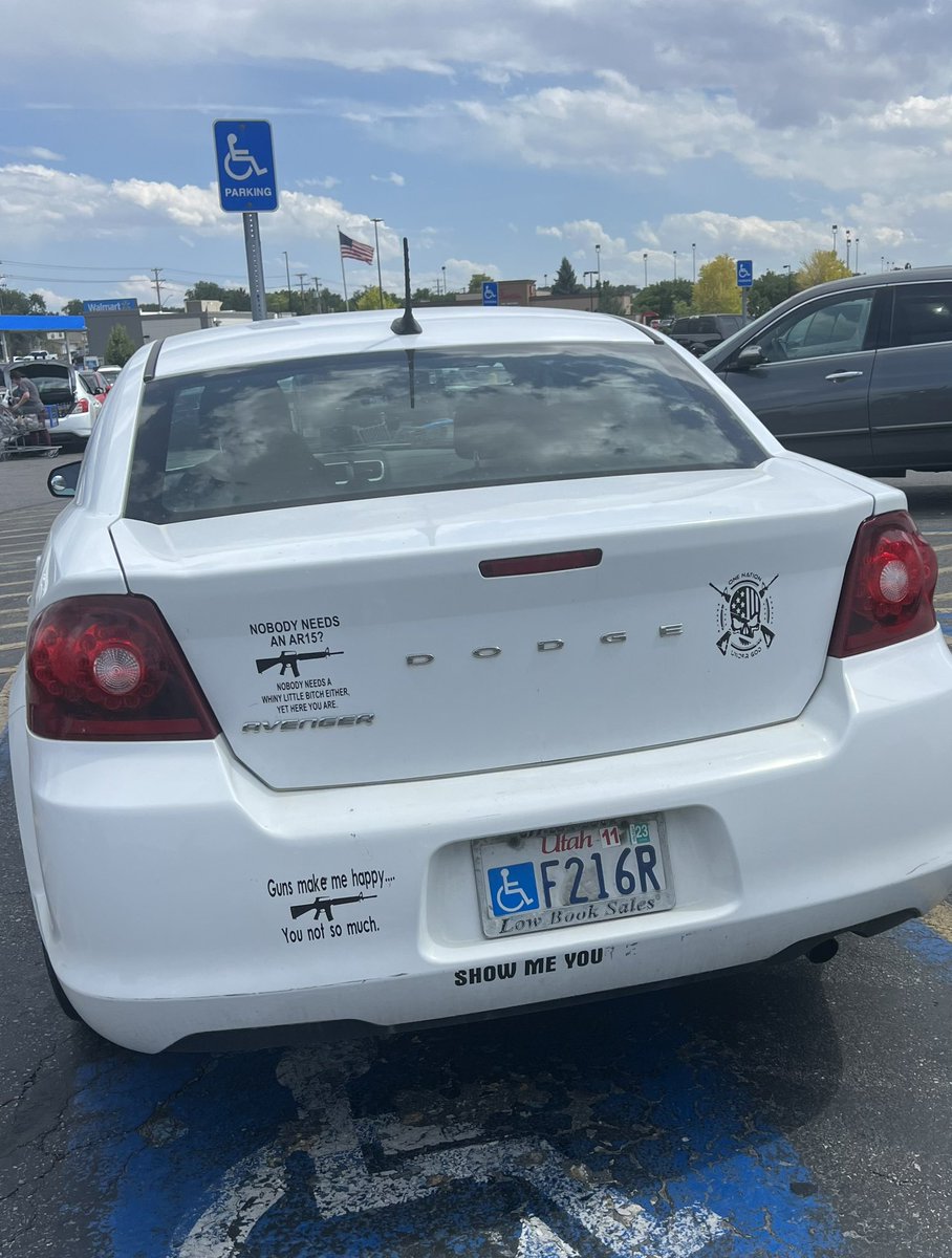 luna on Twitter "LMFAOO WHY ARE AMERICANS SO OBSESSED WITH GUNS 😭😭"