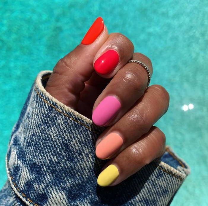 A simply stunning #multicoloredmani by <a href="/themaniclub/">themaniclub</a>! 🌈 We're feeling inspired, are you? #nailart #inspo