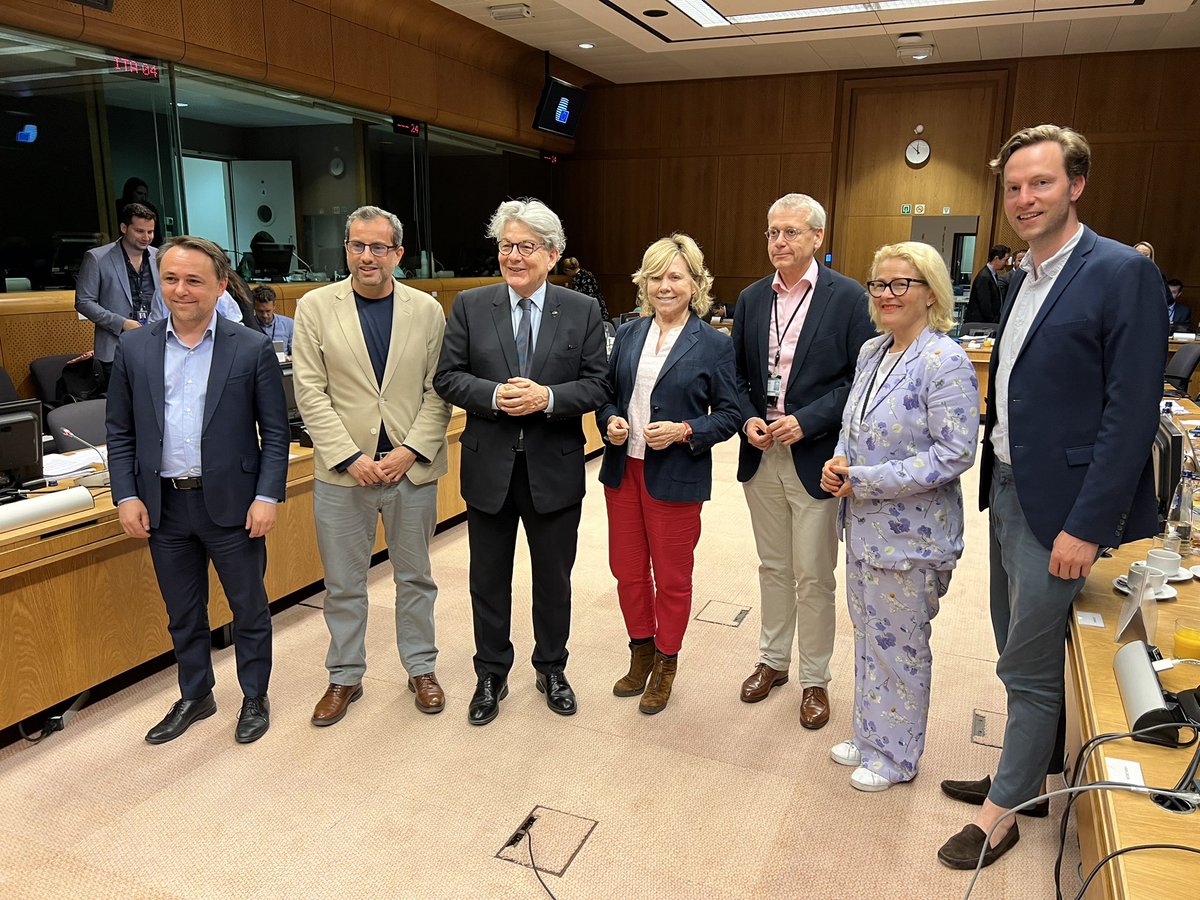 miapetrakumpula's tweet image. Finalised! #DataAct trilogue ready! Fairer data economy for consumers and all companies. More data used will bring new innovations to the EU :)

This mandate started by Data Strategy. This was 4th of ”big five” data laws after DSA, DMA, DGA. Still AI Act. 
#digital #data