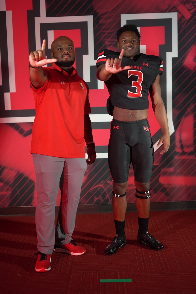 Jameer Muhammad (@opthittvjameer) on Twitter photo Always a pleasure being home!!
#BOOMTOWN
Thank you for having me!🔥🔥 <a href="/CoachSpo_/">Andrew Sparano</a> <a href="/coachmac_22/">Todd Macon</a> <a href="/CoachRossomando/">Peter Rossomando</a>
<a href="/CRSideAthletics/">Carter-Riverside Athletics</a> @TheCoachReid <a href="/Coach_Murray/">Philip Murray</a> <a href="/BHoward_11/">Brandon Howard</a> Always a pleasure being home!!
#BOOMTOWN
Thank you for having me!🔥🔥 <a href="/CoachSpo_/">Andrew Sparano</a> <a href="/coachmac_22/">Todd Macon</a> <a href="/CoachRossomando/">Peter Rossomando</a>
<a href="/CRSideAthletics/">Carter-Riverside Athletics</a> @TheCoachReid <a href="/Coach_Murray/">Philip Murray</a> <a href="/BHoward_11/">Brandon Howard</a>