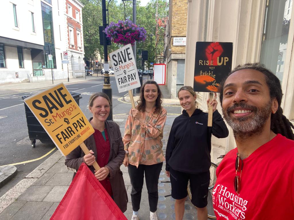 SMUnite's tweet photo. Today, we ended our 4 week planned strike action....and began our first day of indefinite action 👊👊👊

We kicked it off with some early morning pickets, followed by our Carnival of Resistance...

Find a taster of our carnival below along with pickets for tomorrow👇 https://t.co/alHz7nb2k1