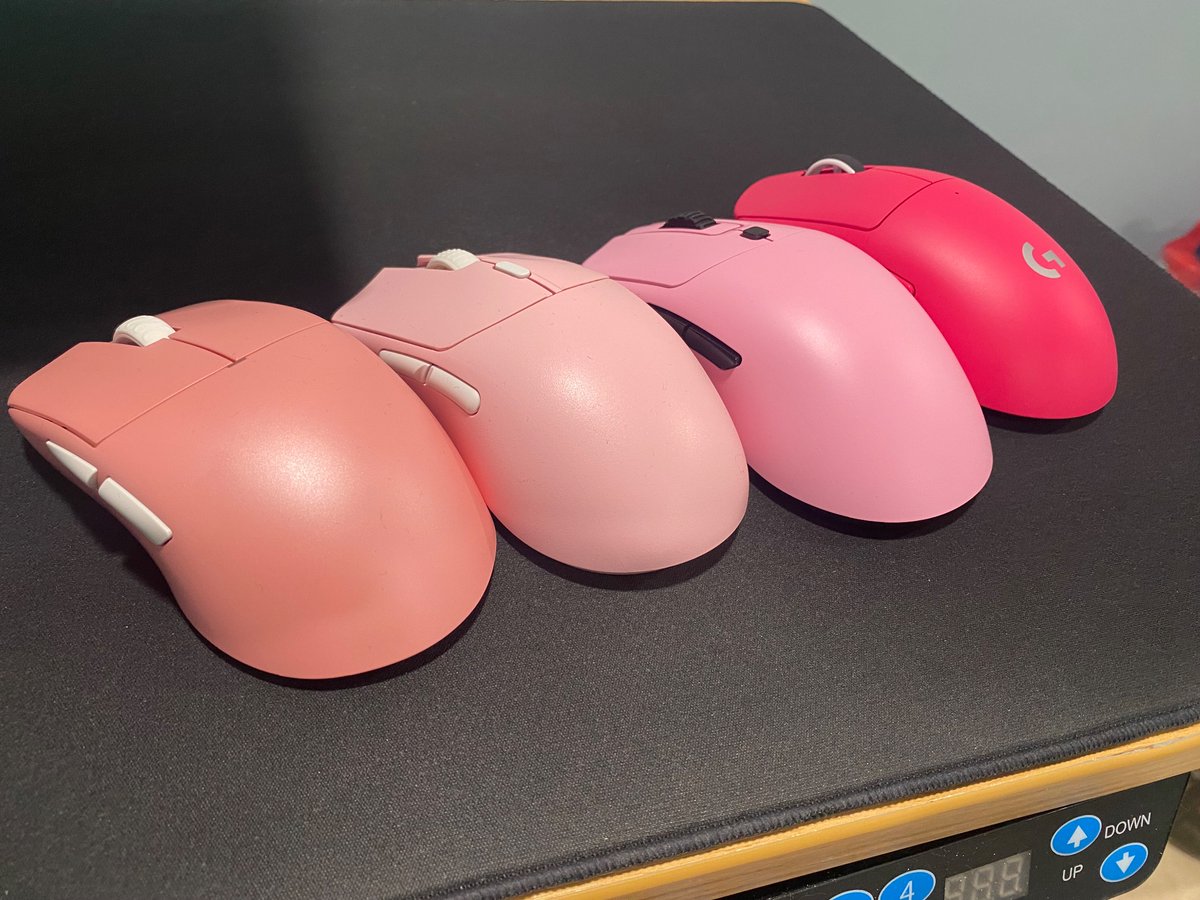 dwingwong's tweet photo. @NachoCustomz @PwnageOfficial Been obsessed with ergos these days and would love to try a lighter version compared to the EC2CW/EC3CW. Also never tried pwnage before and think it would fit well with the rest of the squad 👀 https://t.co/EmtE1QMusA