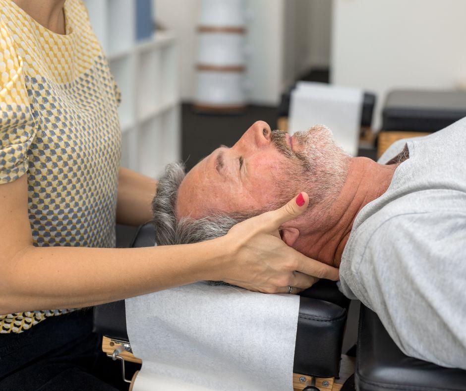 PeakeWellness's tweet photo. Calling all men! Discover the power of chiropractic care for optimal men's health. 💪🏻✨ Chiropractic adjustments not only help alleviate back pain and improve posture, but they also play a vital role in enhancing overall well-being. https://t.co/bp9J1584az